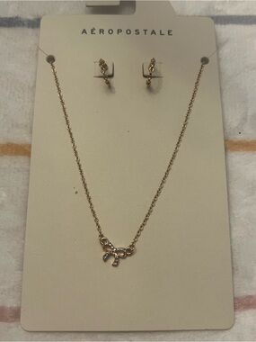 Aeropostale Gold Bow Pendant Necklace with Matching Studs